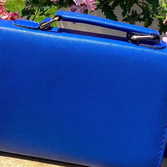 Unbranded Blue Bag With Heart Shaped Decorative Heart Shaped Snap. - Picture 4 of 10